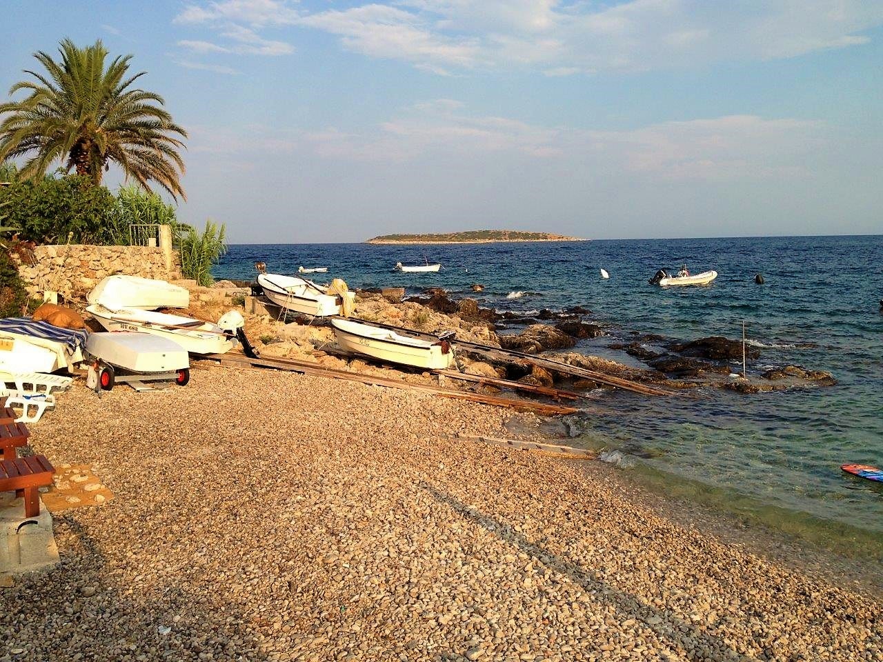 House Rak, Apartments Lac - Vis